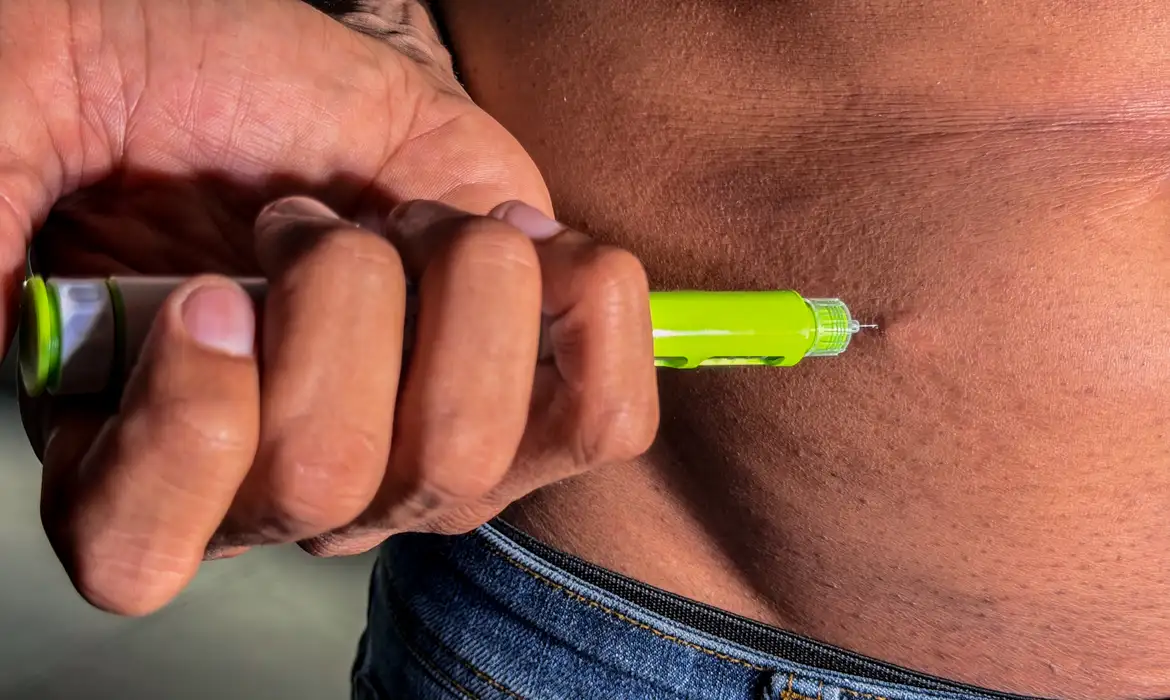 Anvisa aprova registro do Yluméc, nova caneta injetável de semaglutida da EMS