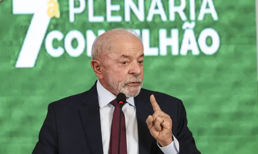 Lula anuncia plano de usar alertas em celulares roubados para devolução via Correios