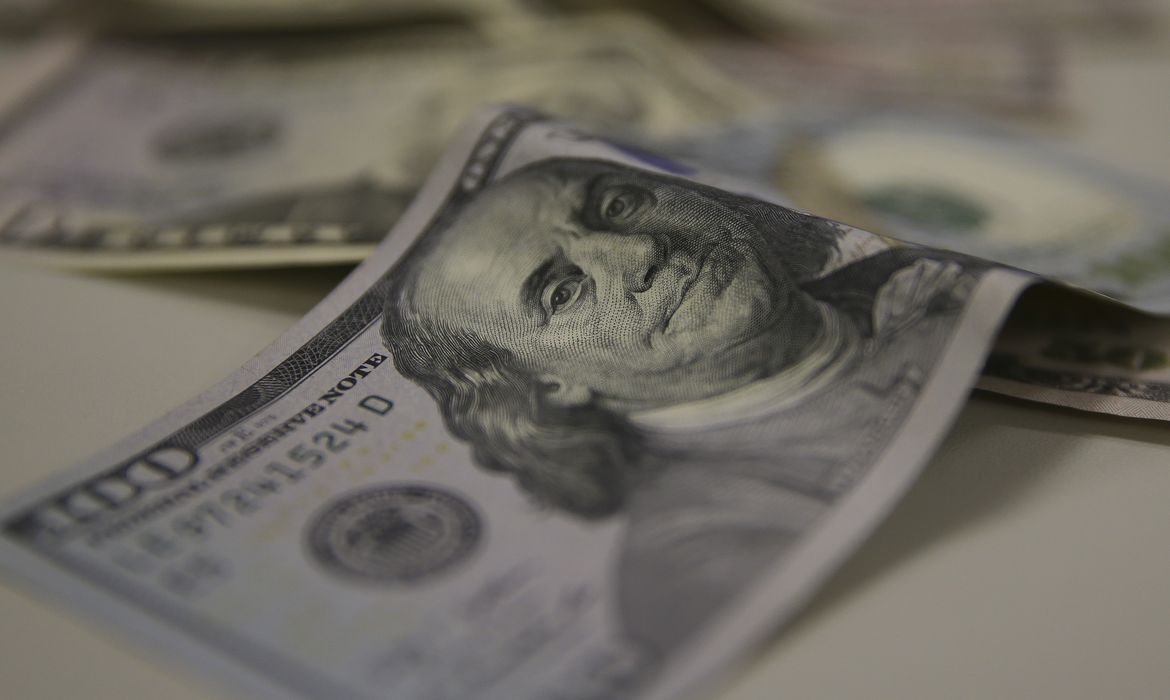 EUA aplicam nova sobretaxa de 12,5% ao Brasil e elevação tarifária total pode atingir 37,5%