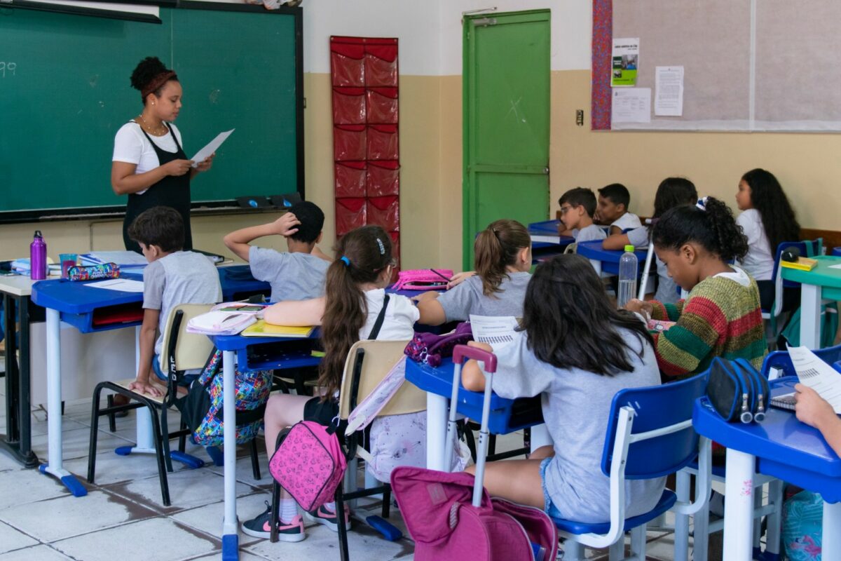 Novo cálculo: Senado aprova reajuste para professores