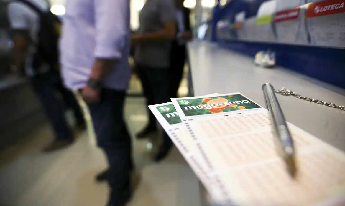 Mega-Sena acumula e prêmio estimado vai a R$ 50 milhões; veja os números sorteados