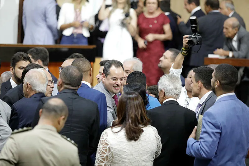 Levantamento do TSE aponta que 34 deputados da Alba declaram patrimônio milionário