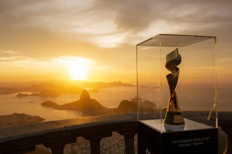 Baixo domínio do inglês representa gargalo de atendimento para a Copa do Mundo Feminina de 2027