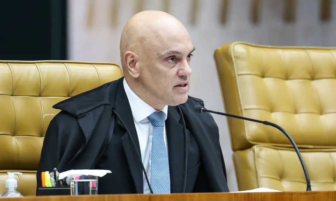 Moraes retira sigilo e encaminha a Fachin relatórios da PF sobre atuação do ministro André Mendonça