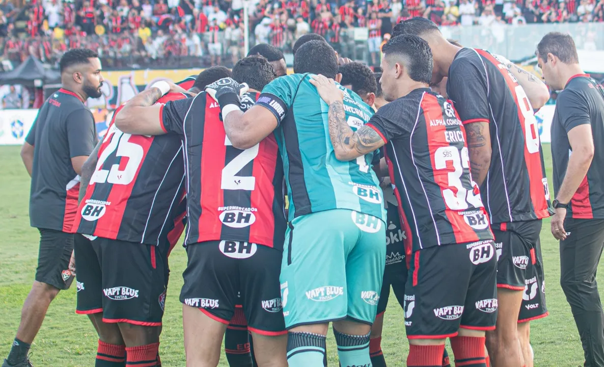 Após rescindir com o Vitória, goleiro Gabriel negocia transferência para o Monza, da Itália