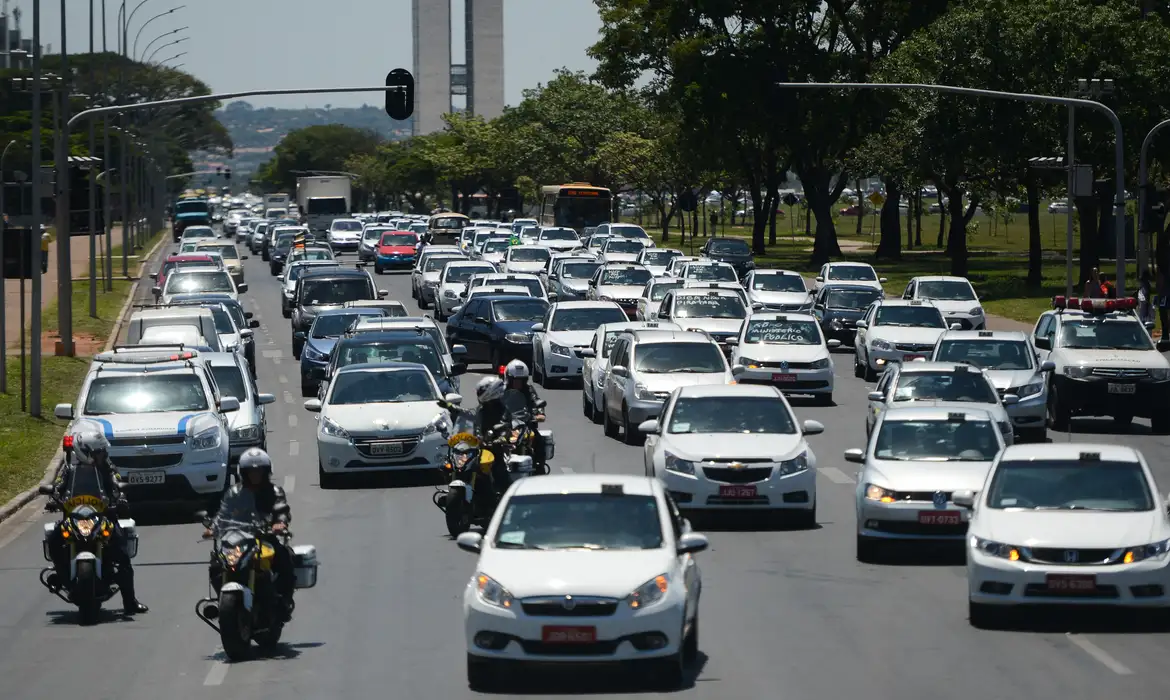 Governo eleva teto de financiamento para R$ 200 mil no Move Brasil e inclui mais modelos híbridos