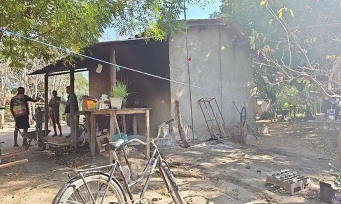 Força-tarefa resgata 89 trabalhadores em condições análogas à escravidão na colheita de café em Minas Gerais