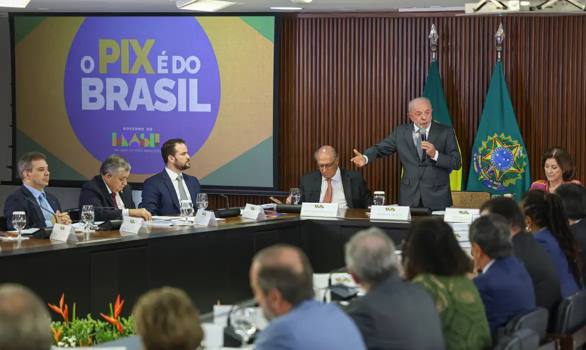 “Fim da política do vira-lata”: Lula critica tarifas dos EUA, cita quebra de acordo e confirma ida ao G7