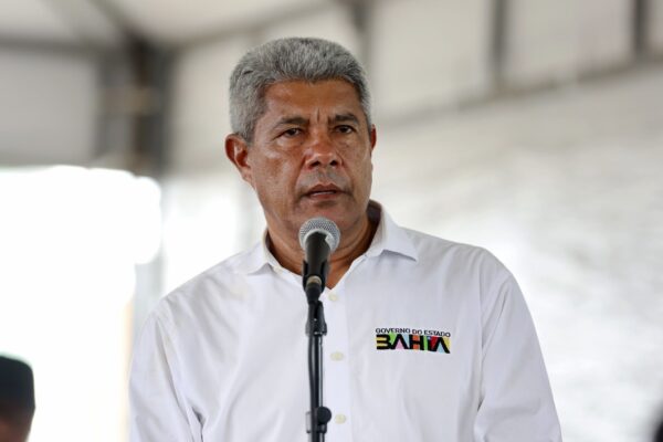 Jerônimo Rodrigues rebate declaração de Caiado sobre "alforria" do povo baiano