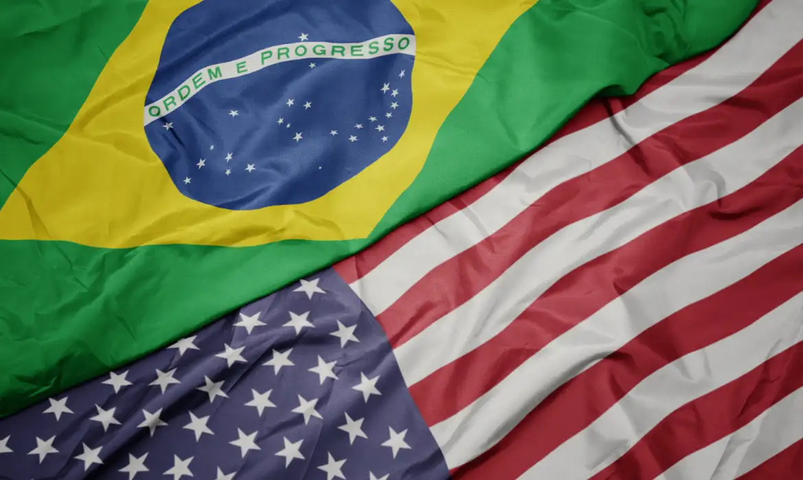 Tarifas dos EUA de até 37,5% atingirão quase 4 mil produtos e cerca de 50% das exportações brasileiras