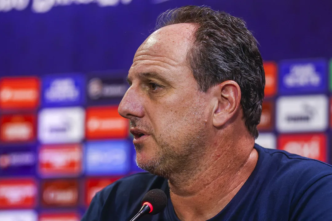Bahia Bate Chapecoense e Rogério Ceni Desenha Estratégia de Renovação com a Base