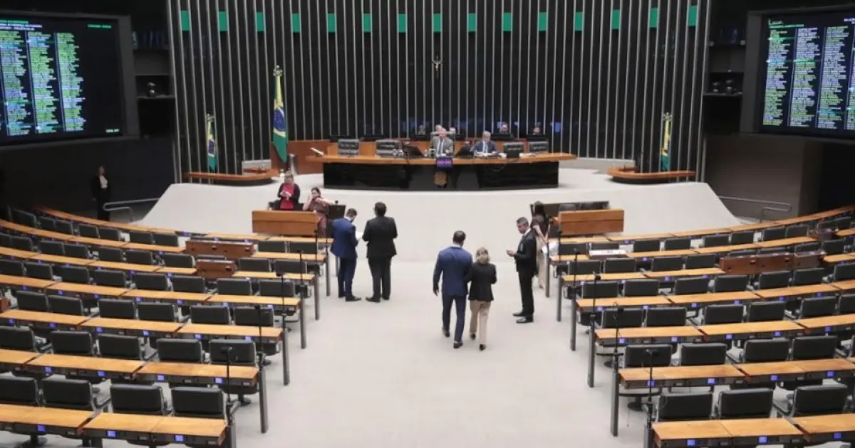 Câmara realiza sessão de 2 Minutos para acelerar PEC da jornada 6x1