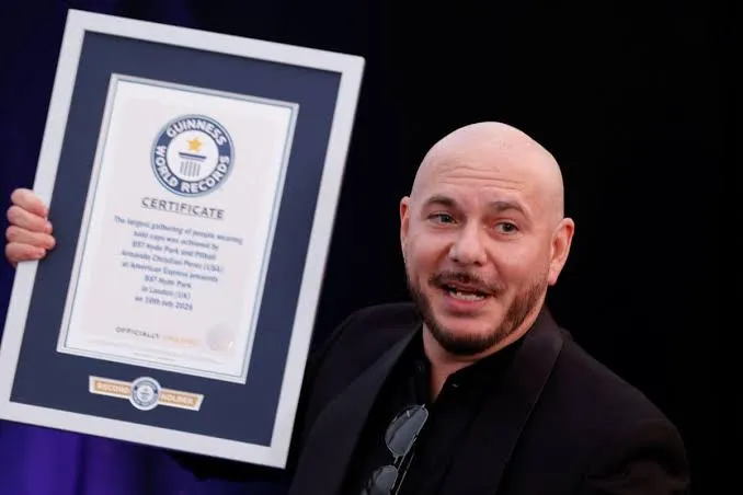 Mr. Worldwide no Guinness: Pitbull Entra para o Livro dos Recordes com Maior Encontro de Carecas do Mundo