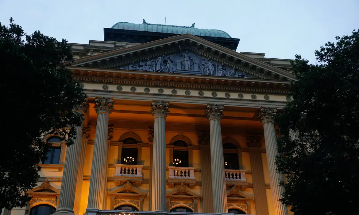 Prêmio Literário Biblioteca Nacional 2026 abre inscrições para 13 categorias
