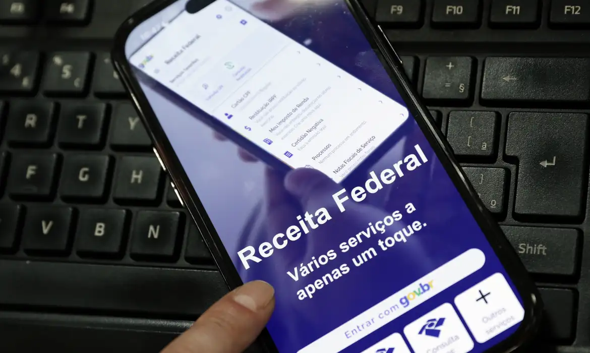 Mais de 8,7 milhões de contribuintes recebem restituição do IR nesta sexta-feira; veja as regras