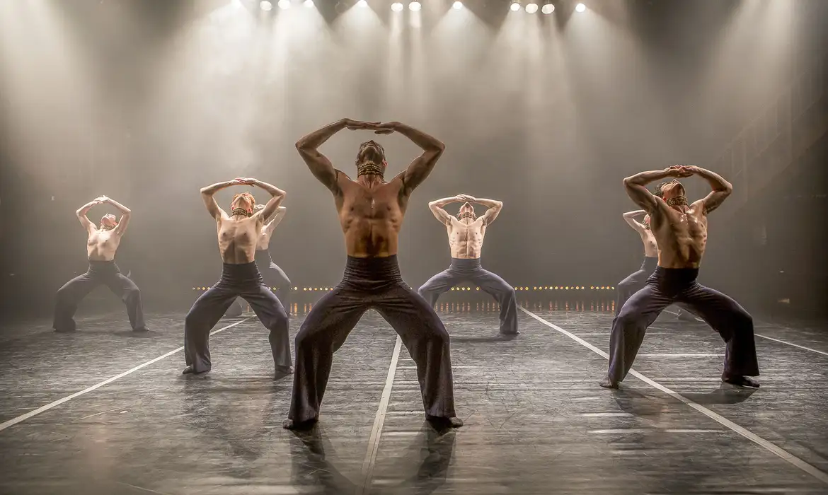 Focus Cia de Dança representa o Brasil no Living Dance Festival em sua primeira turnê pela China
