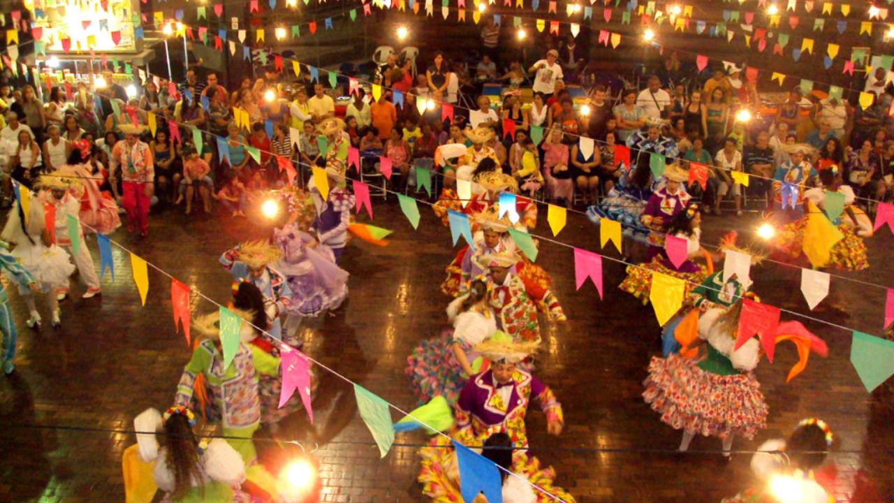 Tradição Cultural: Estudo Revela que 85% dos Brasileiros Vão Curtir as Festas Juninas em 2026