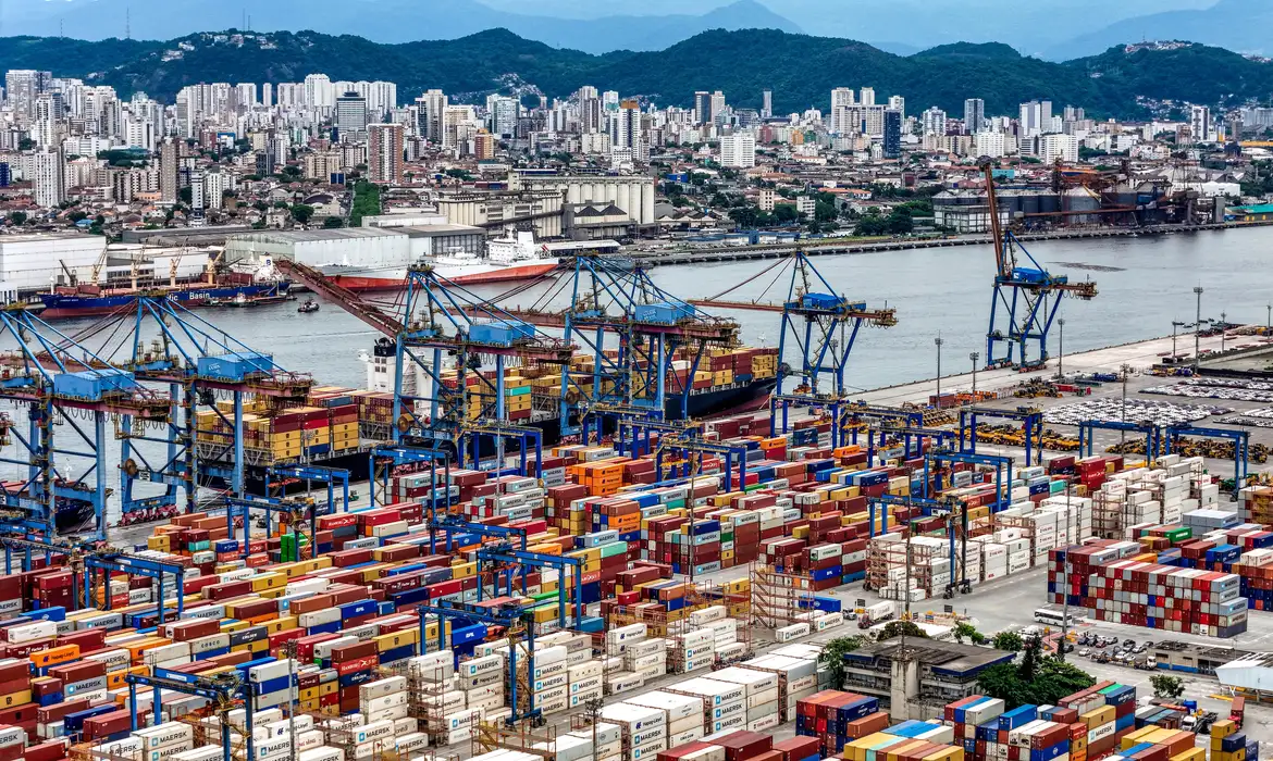 Brasil Avança em Pauta de Segurança com os EUA, mas Blinda Etanol contra "Tarifaço"