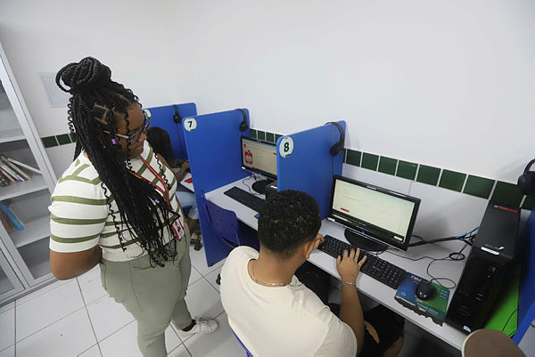 CIEE abre 635 vagas de estágio e aprendizagem na Bahia para estudantes de níveis médio, técnico e superior