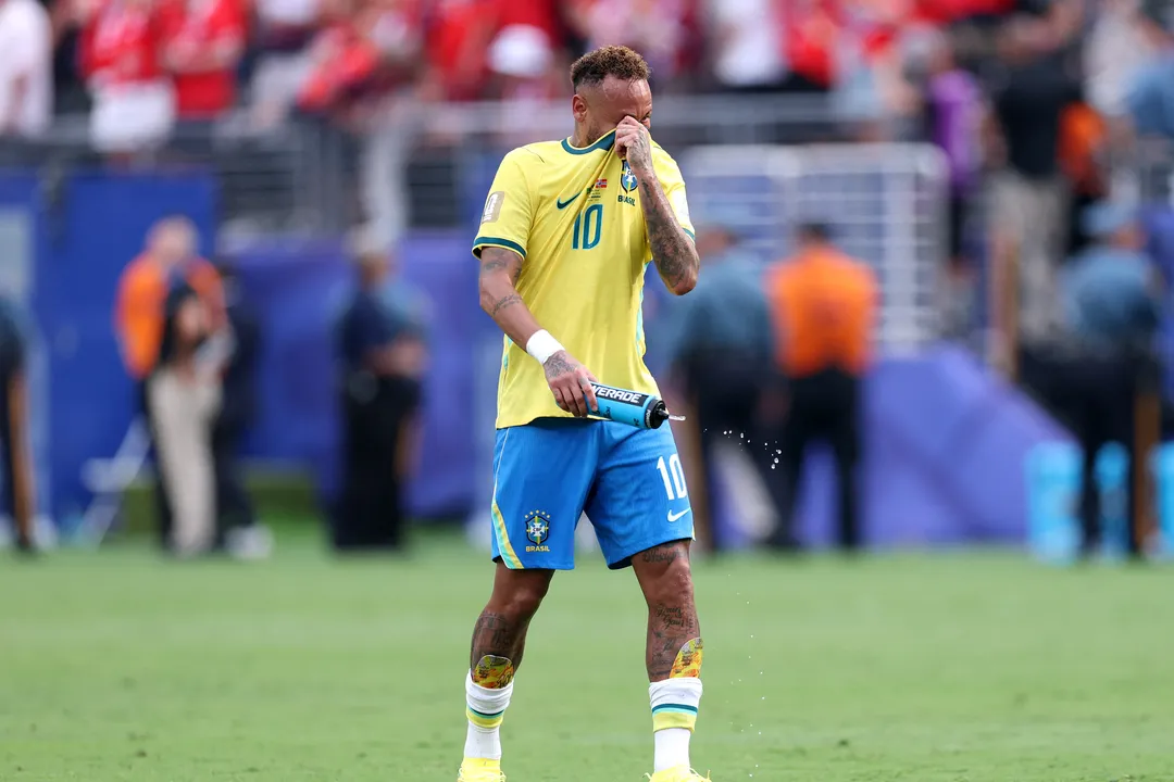Em Lágrimas, Neymar Anuncia Aposentadoria da Seleção Brasileira
