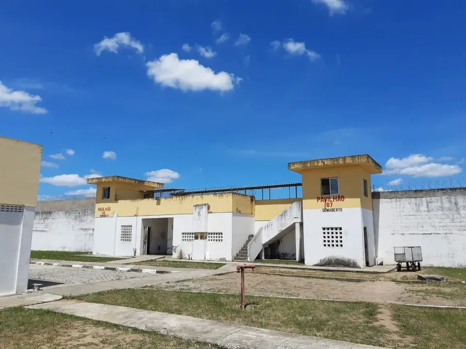 Dez Policiais Penais são Condenados por Esquema de Facilitação no Presídio de Feira de Santana