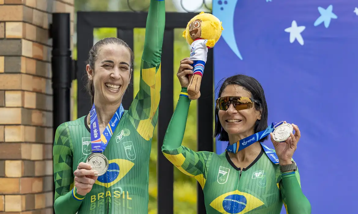 Das Pistas para as Bicicletas: Estrela do Atletismo Jerusa Geber Conquista Prata no Ciclismo Parasul-Americano