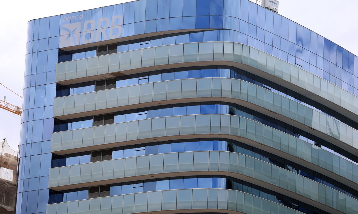 Galípolo reúne-se com direção do BRB em meio ao impasse no resgate financeiro de R$ 6,6 bilhões
