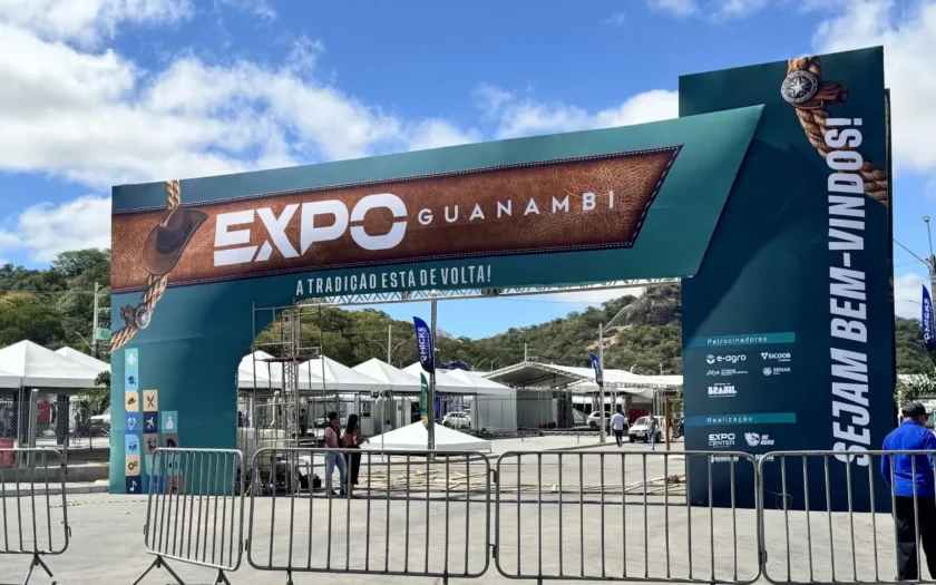 ExpoGuanambi 2026 começa hoje (13) com Feira de Negócios e show gratuito de Roberta Miranda