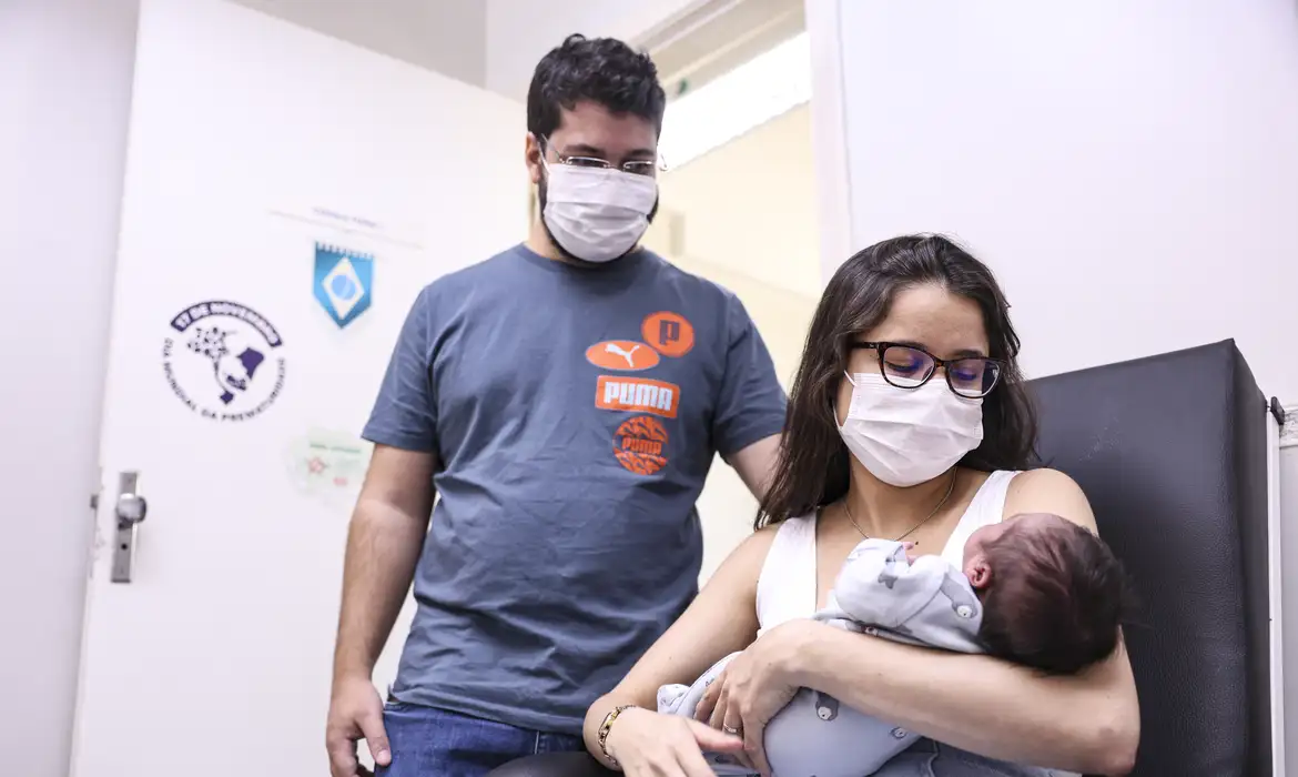 Agosto Dourado 2026: Sociedade Brasileira de Pediatria alerta para assédio da indústria de fórmulas e reforça metas de aleitamento