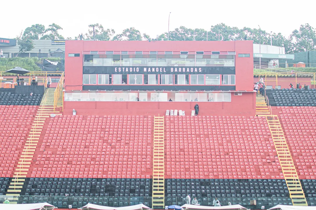 Vitória abre espaço ‘Mirante Rubro-Negro’ para sócios no clássico Ba-Vi após esgotar ingressos