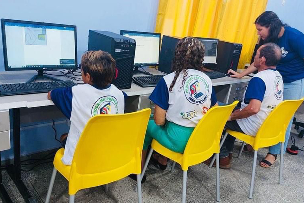 O Retrato da Inclusão Digital "Pela Metade" no Brasil