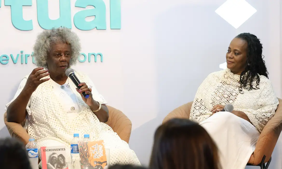 Lançamento do livro "Escreviventes" na FLIP celebra o legado de Conceição Evaristo e Eliana Alves Cruz