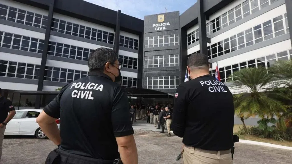 Suspeito de matar filha de policiais em tentativa de assalto em Salvador se entrega e confessa o crime