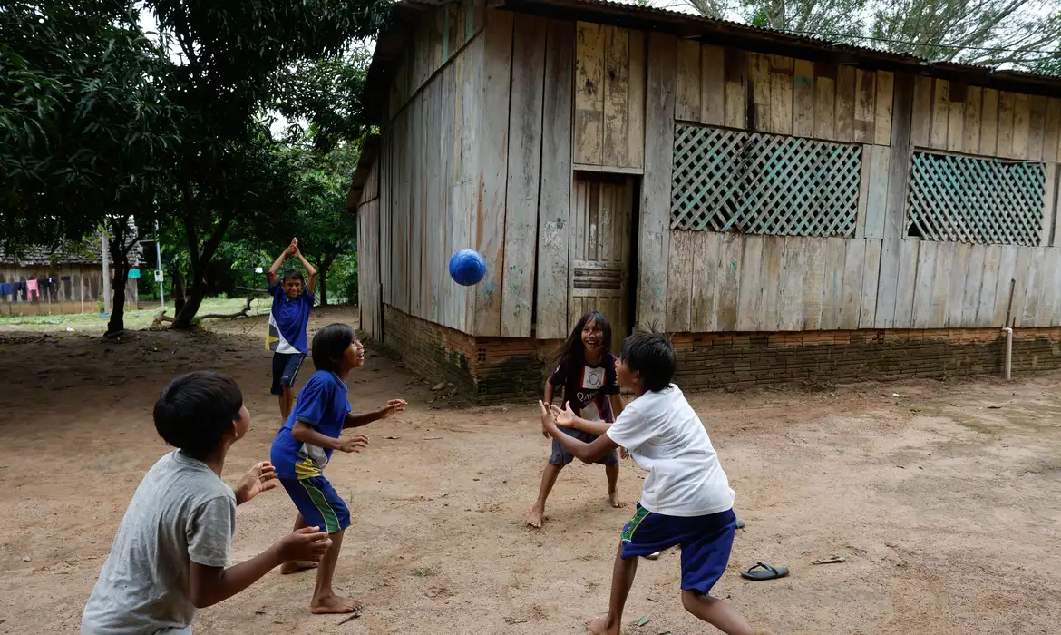 Unicef e Vital Strategies lançam mapeamento sobre vulnerabilidade ambiental infantil em 333 municípios brasileiros