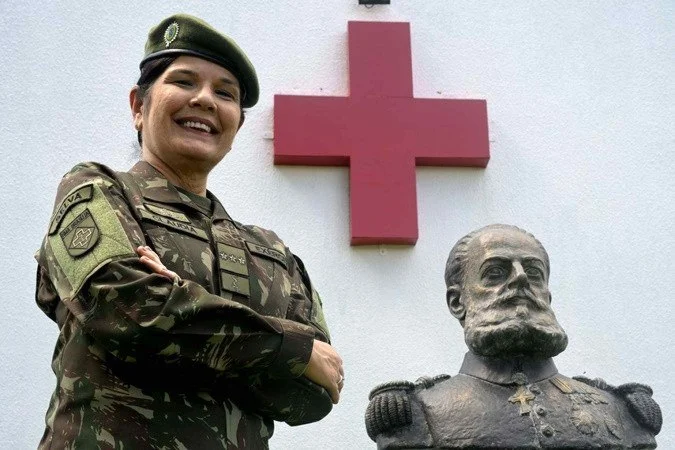 Exército Brasileiro promove Cláudia Cacho: a primeira mulher general da história
