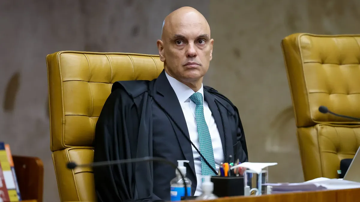 Deputado baiano aciona STF e solicita que PGR avalie prisão preventiva e afastamento de Alexandre de Moraes