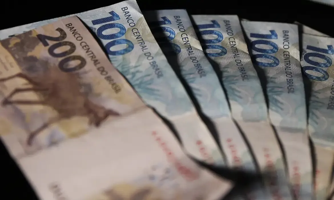 Operação da Polícia Civil investiga fraude milionária contra supermercados e bloqueia até R$ 5,7 milhões na Bahia
