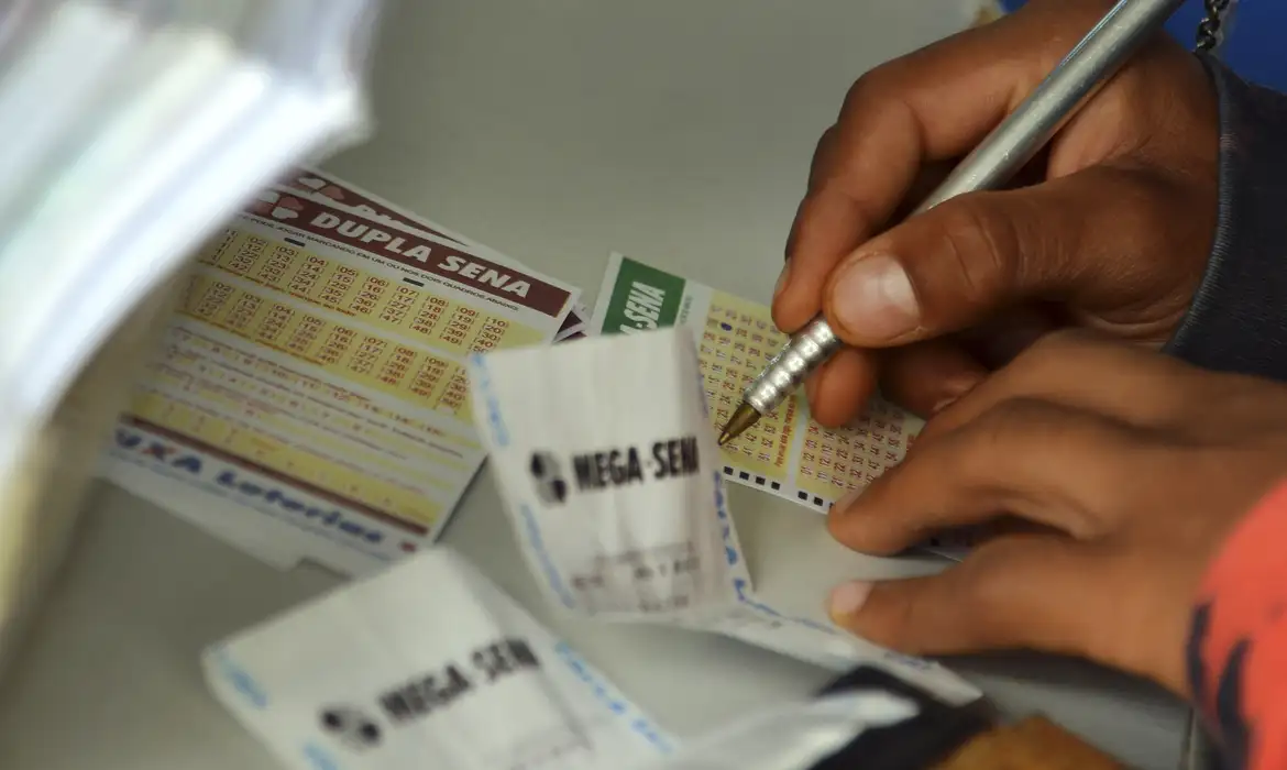 Mega-Sena Acumula e Deve Pagar R$ 30 Milhões na Próxima Quinta-Feira