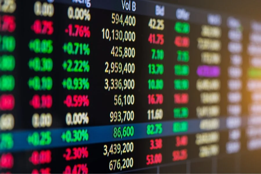 Ibovespa Dispara quase 3% e Dólar Recua para R$ 5,10 com Inflação Sob Controle