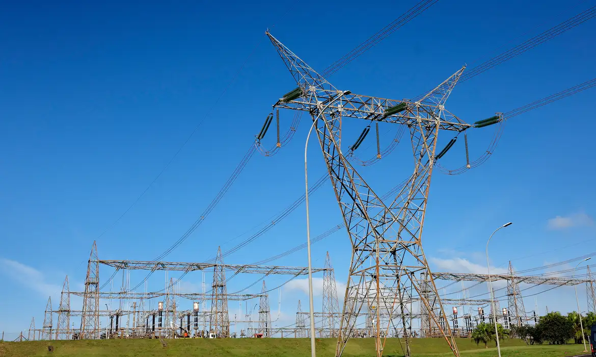 Governo regulamenta mercado livre de energia para consumidores a partir de 2027