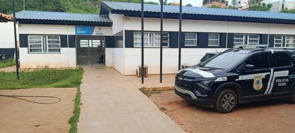 Mulher denuncia ex-companheiro por ameaças e furto de R$ 35 mil em joias e maquiagens em Caetité