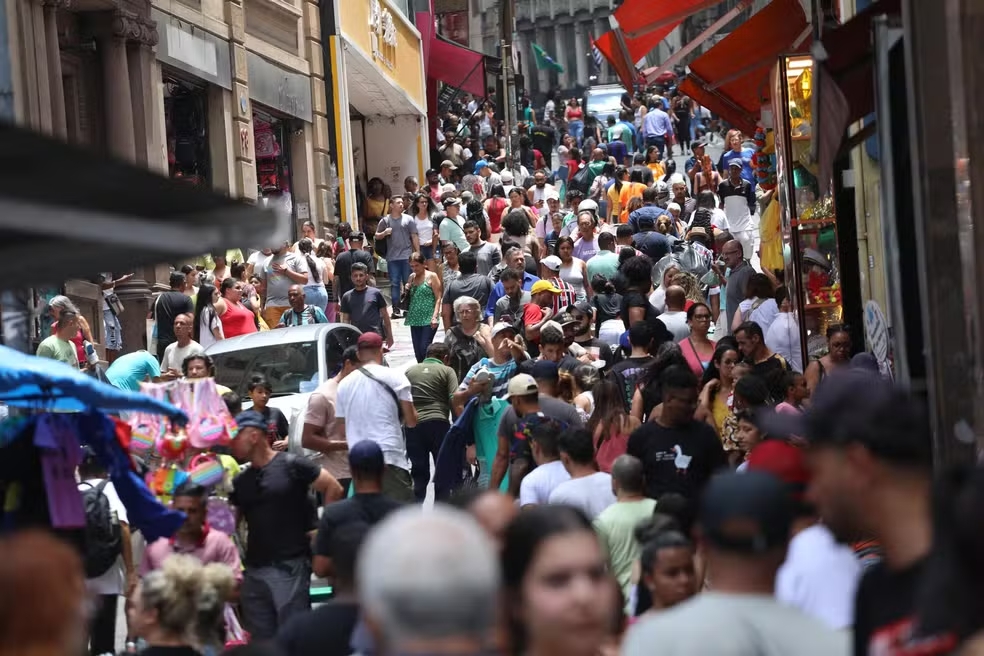 Histórico: Regiões Metropolitanas do Brasil Registram Menor Taxa de Pobreza Desde 1981