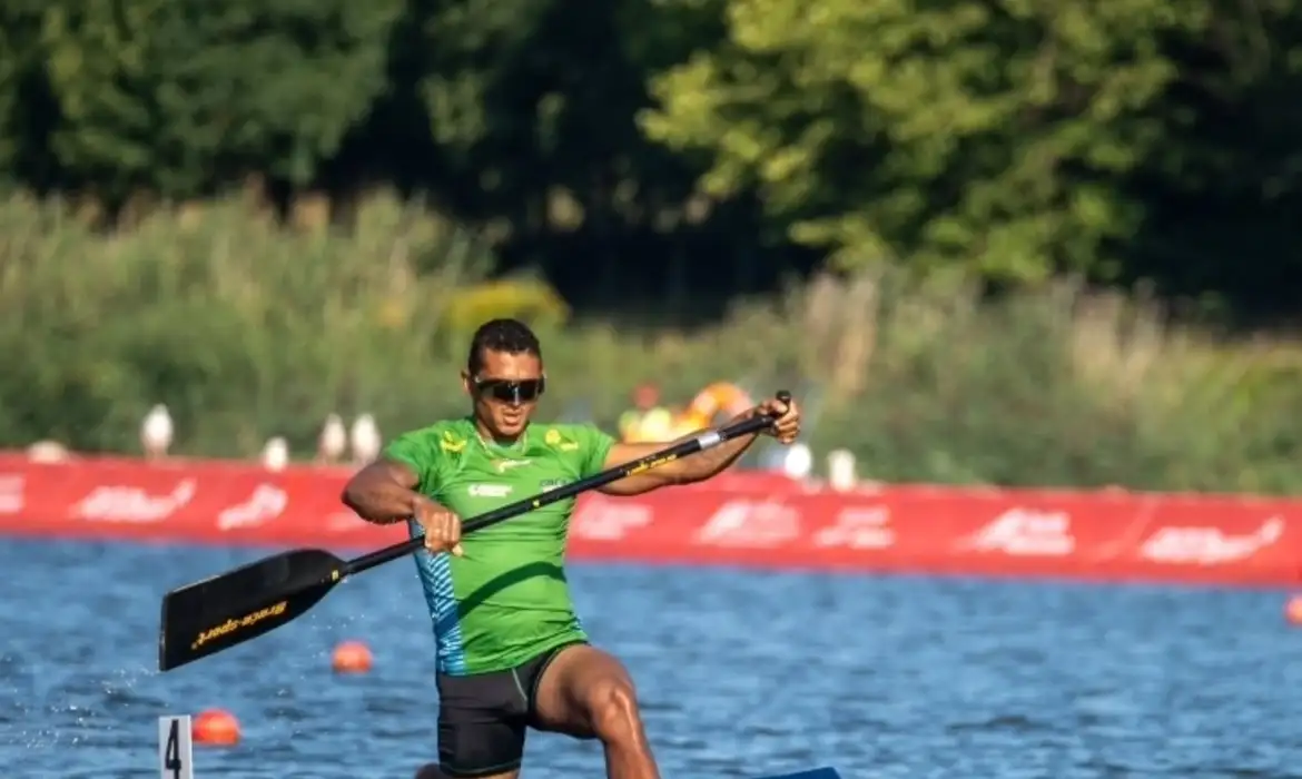 Isaquias Queiroz encerra final do C1 1000m em nono no Mundial da Polônia e foca decisão dos 500m
