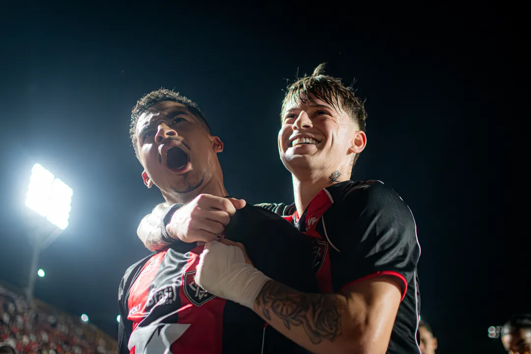 Vitória vence Grêmio por 1 a 0 no Barradão e salta para a 11ª posição do Brasileirão