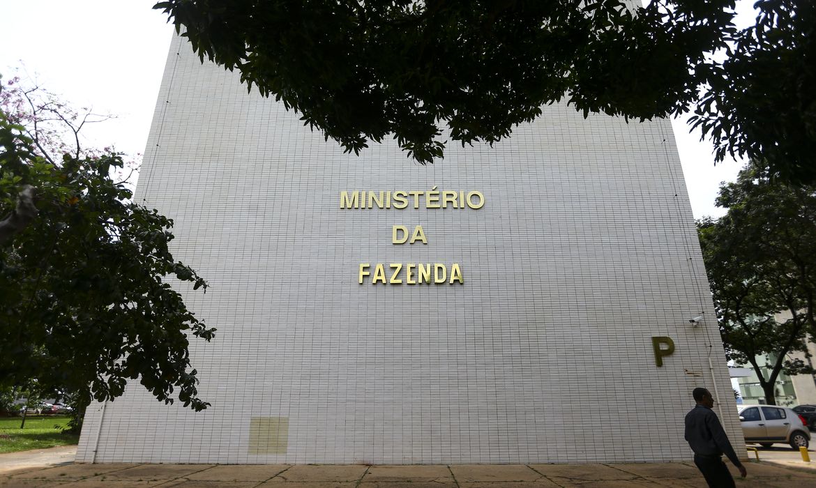 Fazenda Detalha Tese Jurídica para Barrar PEC dos Agentes de Saúde no STF