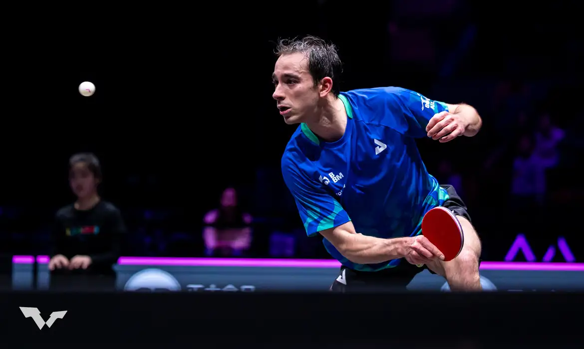 Hugo Calderano vence na estreia do Europe Smash na Suécia e avança no torneio