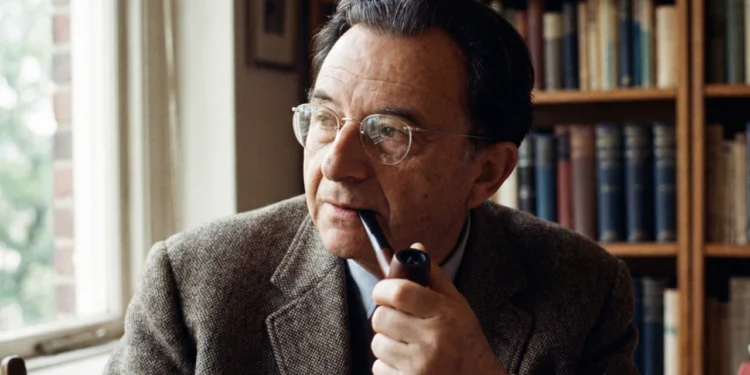 A ilusão da vida perfeita: o que o psicanalista Erich Fromm nos ensina sobre a felicidade