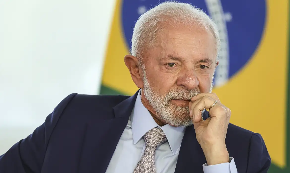 Em SP, Lula liga fim da escala 6x1 à automação: "Enquanto tiver trabalhador, precisamos respeitá-los"