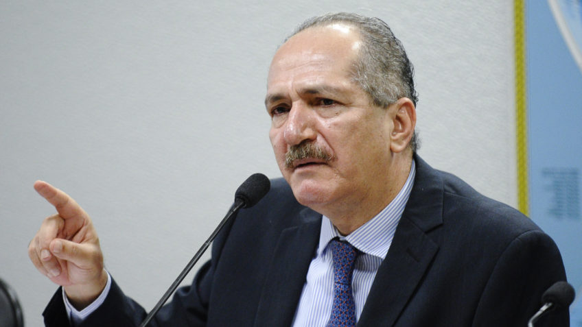 Expulso do DC, Aldo Rebelo aciona a Justiça para tentar reverter desfiliação