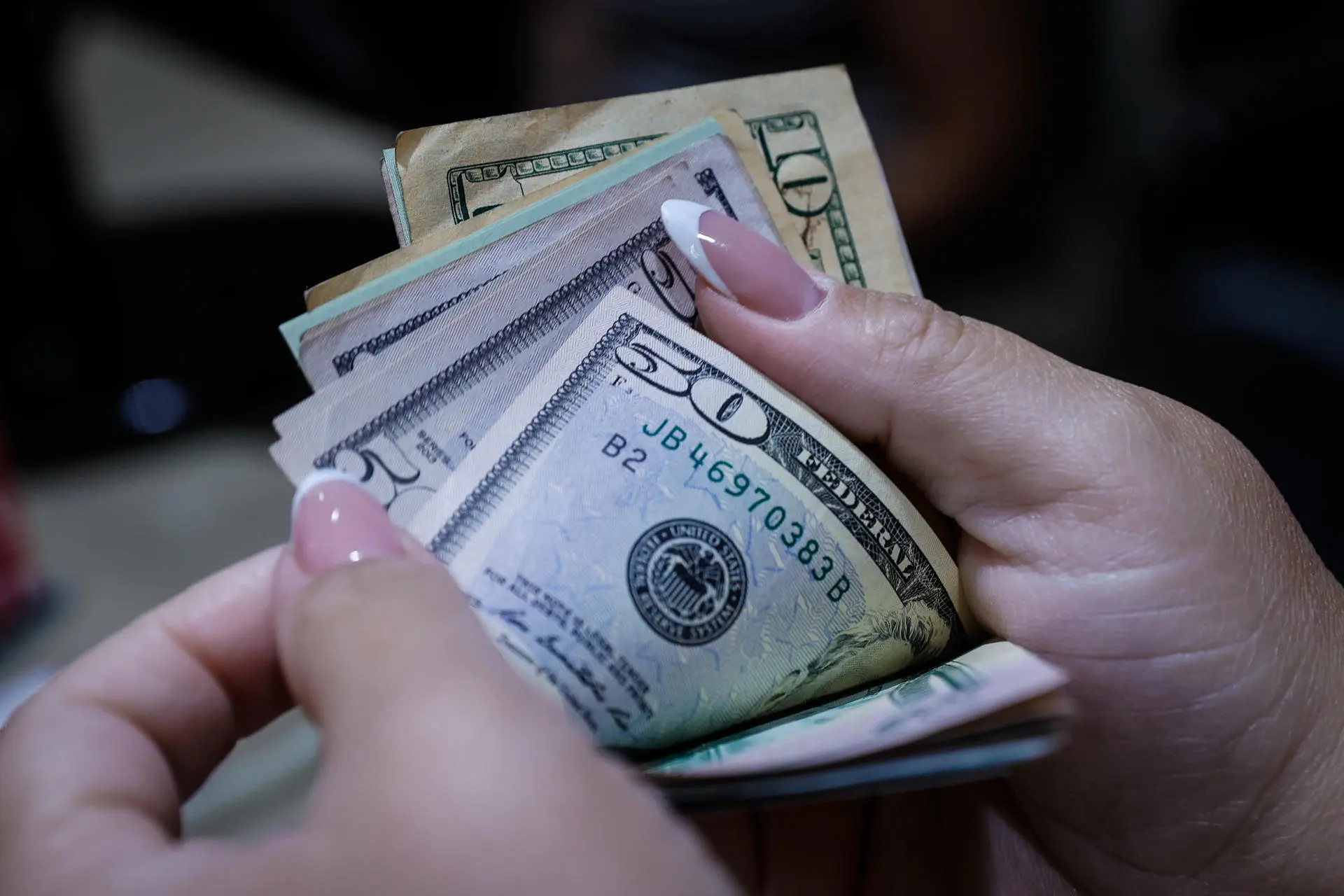 Bolsa no topo, Dólar no chão: O dia histórico que levou o Ibovespa a um novo recorde de 195 mil pontos.